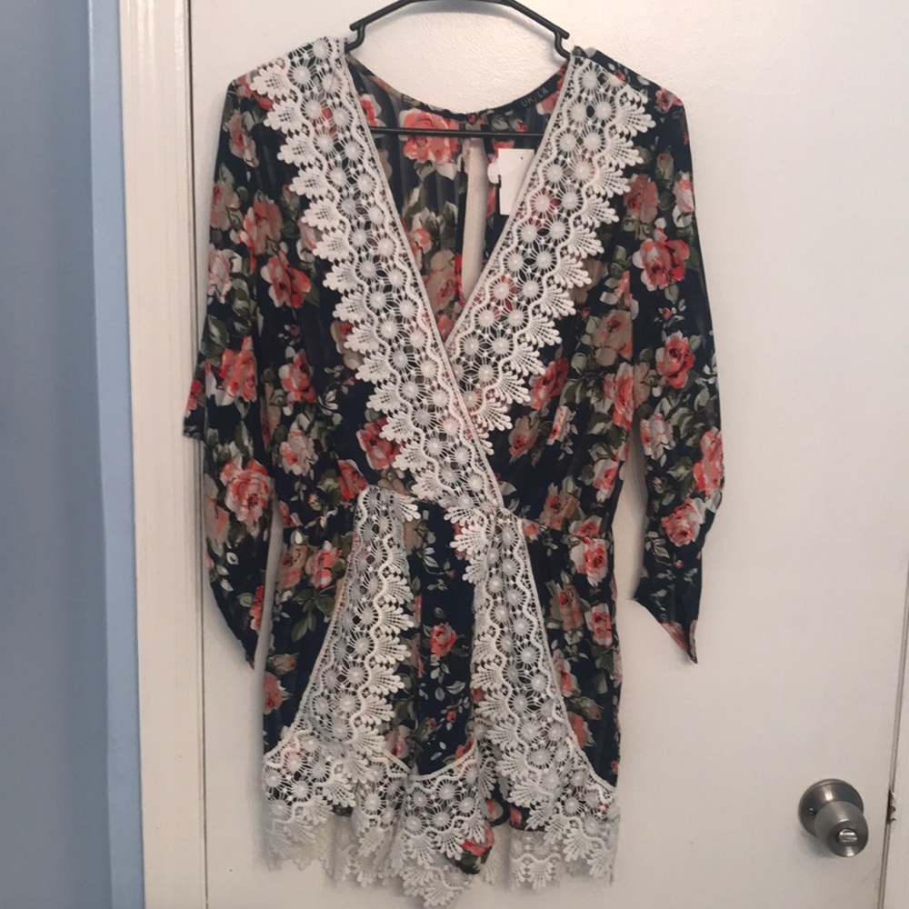 BNWT UK2LA romper